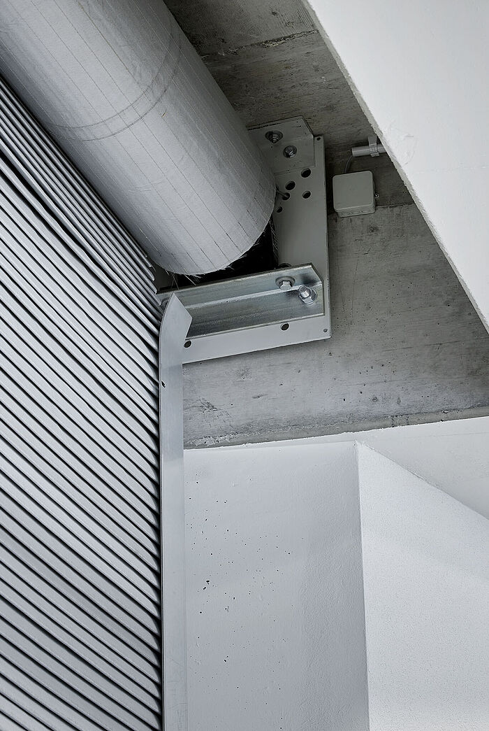 Nahaufnahme des Brandschutz-Vorhang EI30 im Bahnhof Andermatt